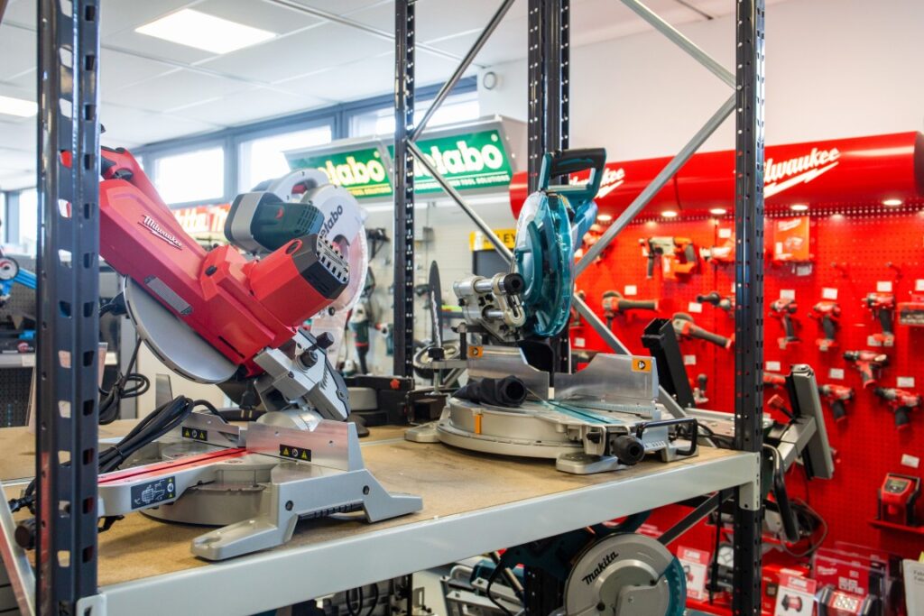 scie qui viennent d'être affutées chez quincaillerie morel à dax
