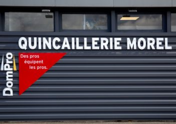 portail d'entrée de la quincaillerie morel à dax
